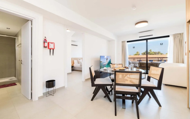 Finikoudes Marina View 102