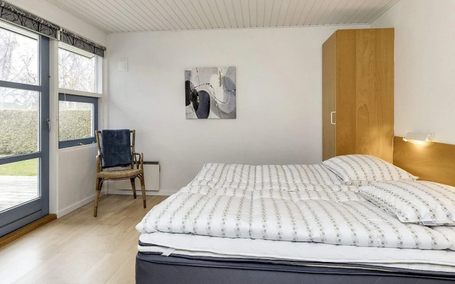 8 Person Holiday Home in Vaeggerlose