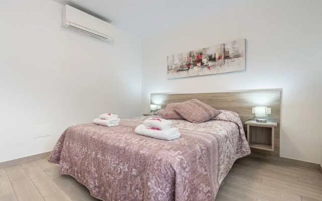 Apartment in Empuriabrava Near Sandy Beach