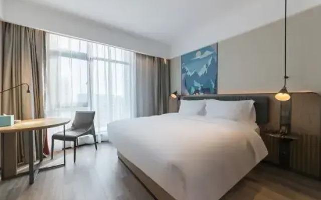 MADISON · Madison Hotel (Nanchang Honggutan Jiangxi Provincial Museum)