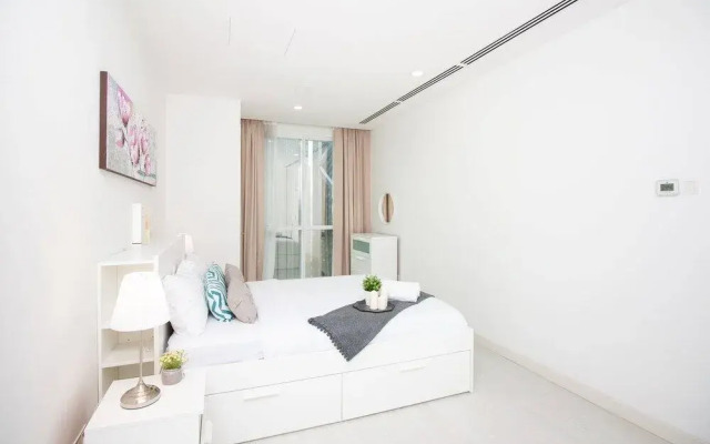 Binjai8 by Plush