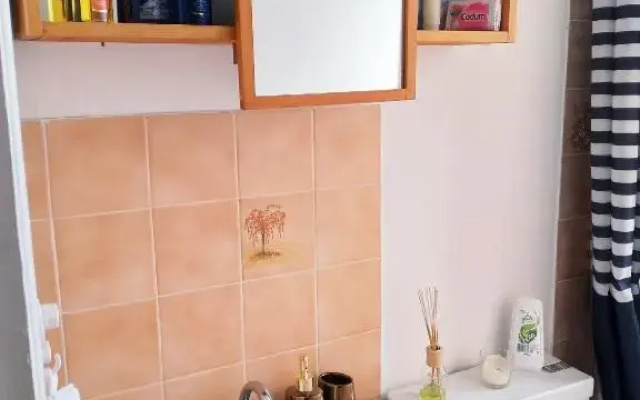 Joli studio chaleureux, à louer entièrement