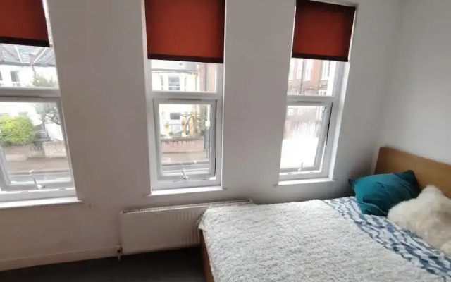 1 Bed-sleeps 4-pet Friendly-central Location