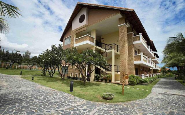 Отель Blue Bay Mui Ne Resort & Spa вид на фасад