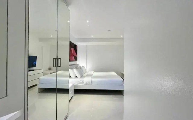 B12 - 2 Bedroom Condo With Pool Access, Karon Beach