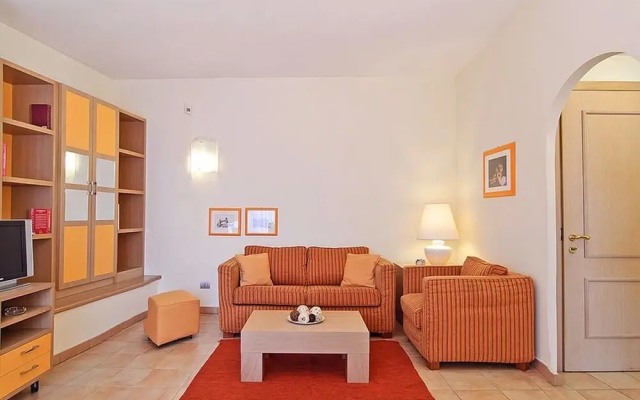 Long Stay Monthly Apartment I Triangoli With Backyard Garden