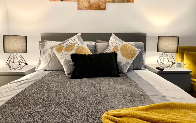 Beautiful Studio apartment in a house with parking