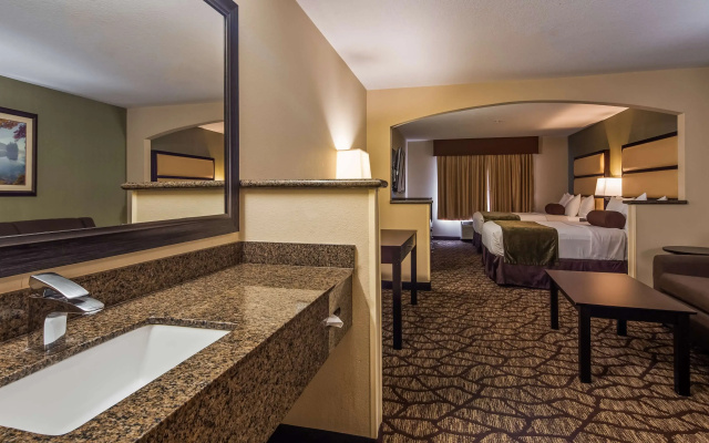 Best Western Plus Vancouver Mall Dr. Hotel & Suites