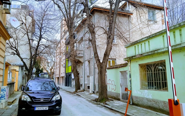 Cloud 6 -Top Center,360° view,Free private parking