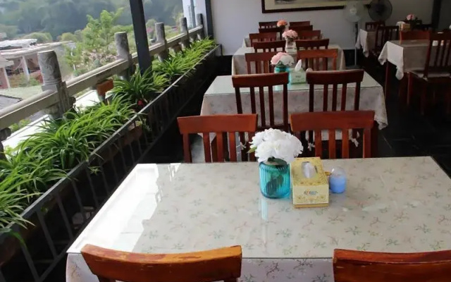Yangshuo LanShengge Hotel