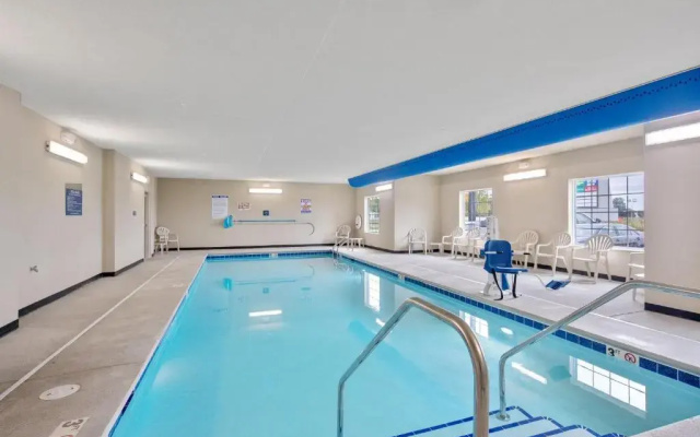 Cobblestone Hotel & Suites - Lamar