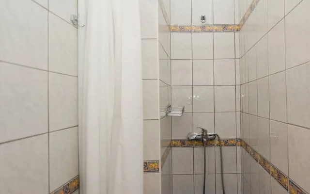 Thano s Stylish Flat Just 150m to the Beach