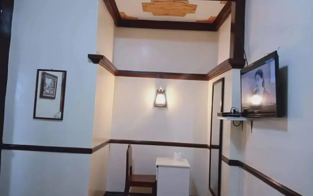 Tops Lodging House