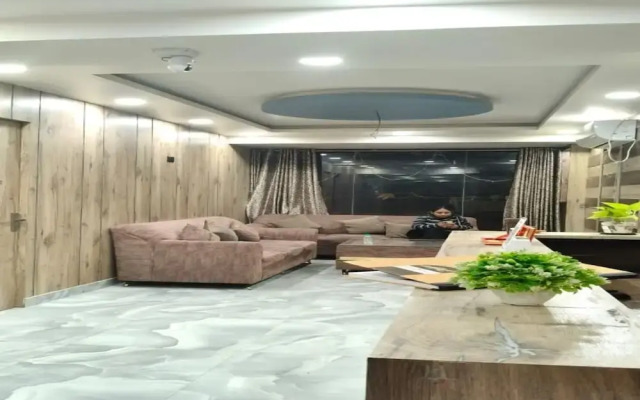 Hotel Luv Inn