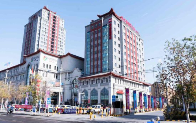 Ibis Hotel (Changji Jianshe Road Snack Street)