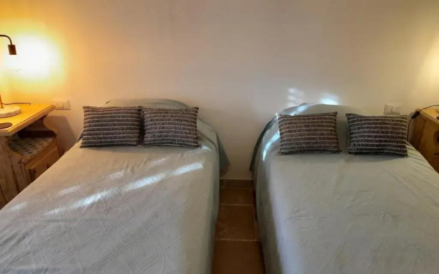 Trullo Home Sleeps 4 With Pool