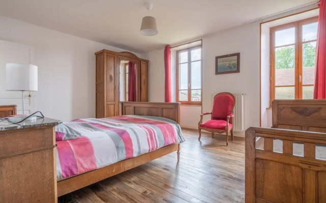 Vintage Holiday Home in Nouart