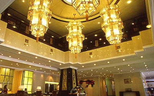 Jade Palace Hotel