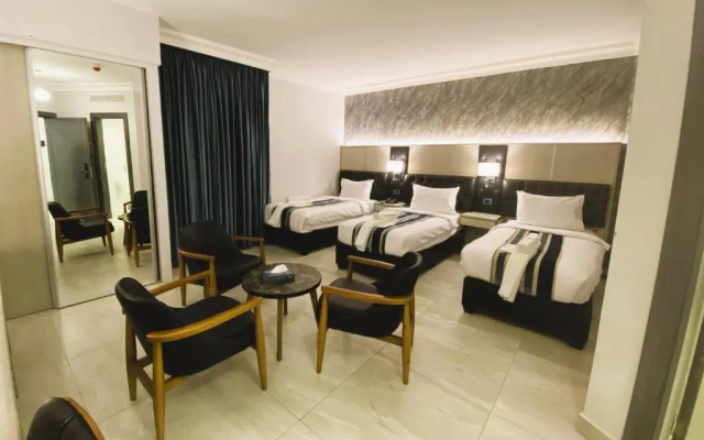 Nishan Hotel