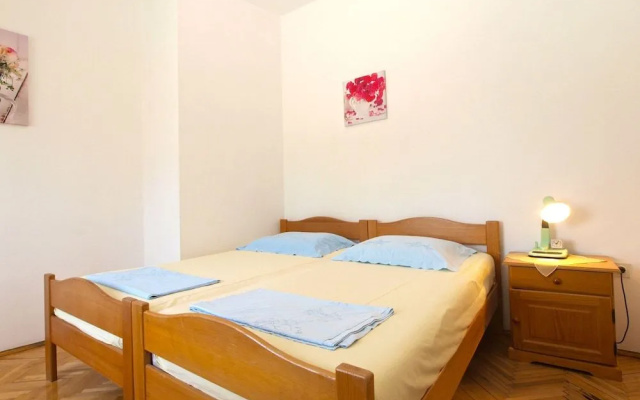 Apartment 1669