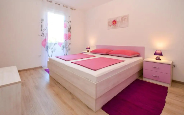 Apartment Mit- Mir