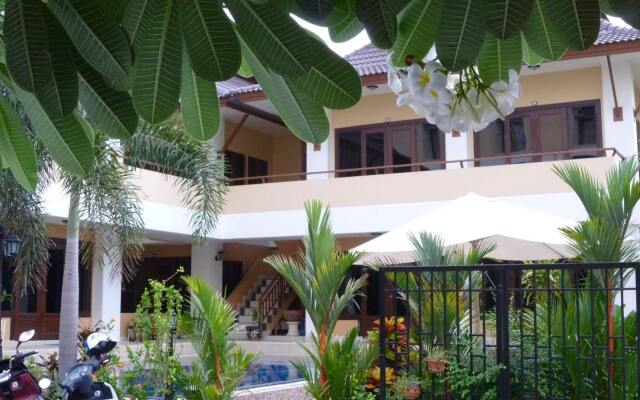 Отель Chaba Garden Resort & Service Таиланд, Паттайя - 1 отзыв об отеле, цены и фото номеров - забронировать отель Chaba Garden Resort & Service онлайн вид на фасад