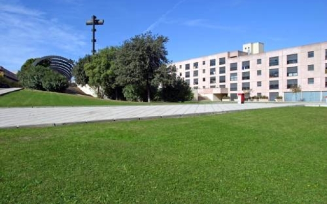 Отель Vila Universitaria вид на фасад