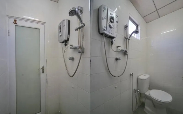OYO 738 Hotel 81