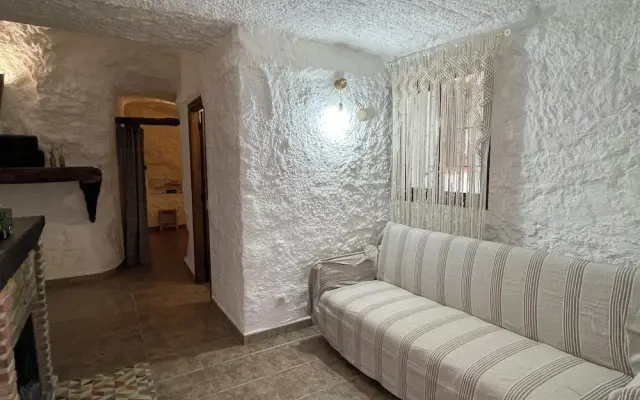 Cuevas El Atochal Orígenes