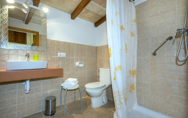 Family Villa Teo With Private Pool