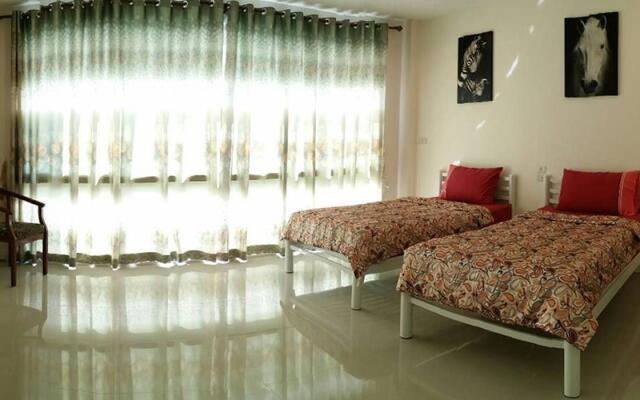 The Blue Rabbit Phuket Hotel Пхукет комната для гостей