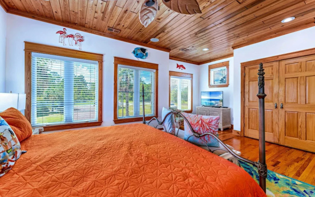 Riverfront Carrabelle Home w/ Furnished Patio!