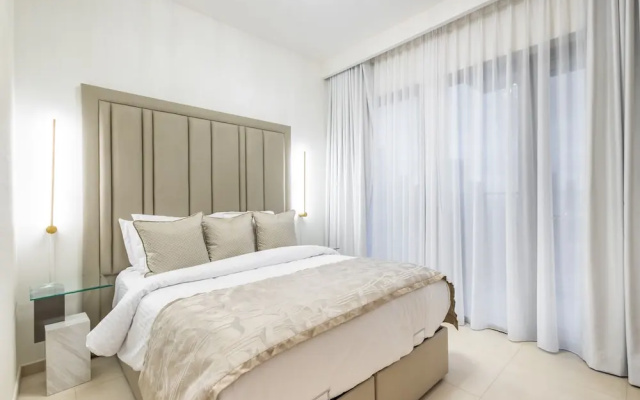 SuperHost - Downtown Delight 2BR Apt Opposite Burj Khalifa