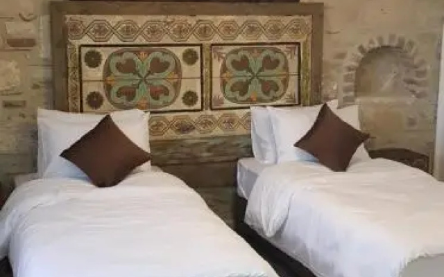 Chakra Vourla Hotel