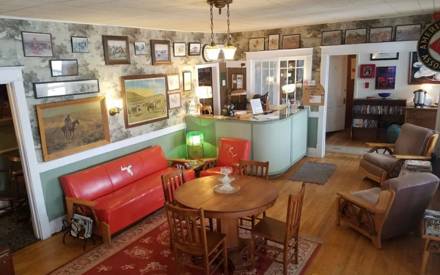 The Kempton Hotel