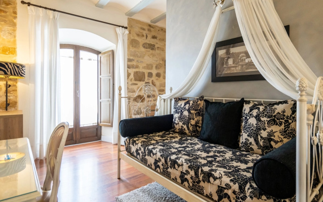Hotel  YIT La Casona del Arco