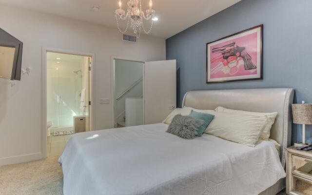 Applewood - Silver Lake 2BD Hollywood 1