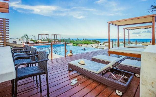 Las Brisas 401 3 Bedroom Condo by RedAwning