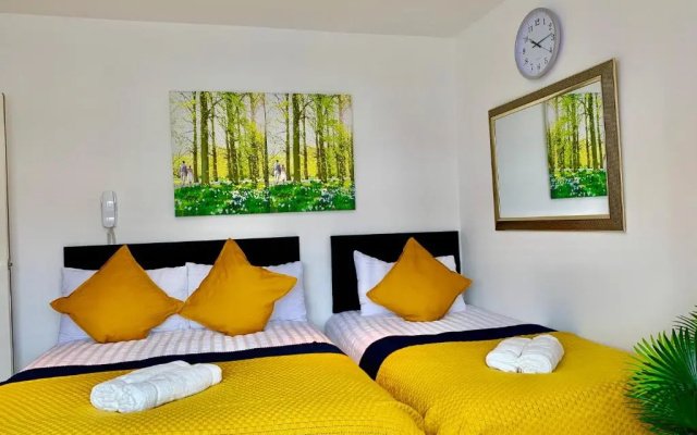London Apartments, Close To Station