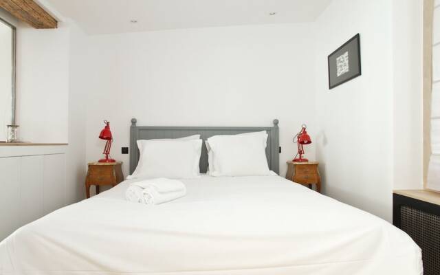 Апартаменты St. Germain des Pres Mabillon Apartment комната для гостей