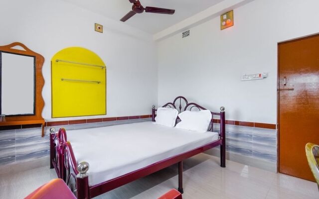 Spot on 46657 Sharav Chandra'S Hotel
