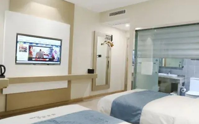 VX Hotel (Nanjing South Railway Station Daming Road Subway Station)