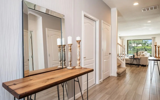 Solterra - 5212 Oakbourne Avenue
