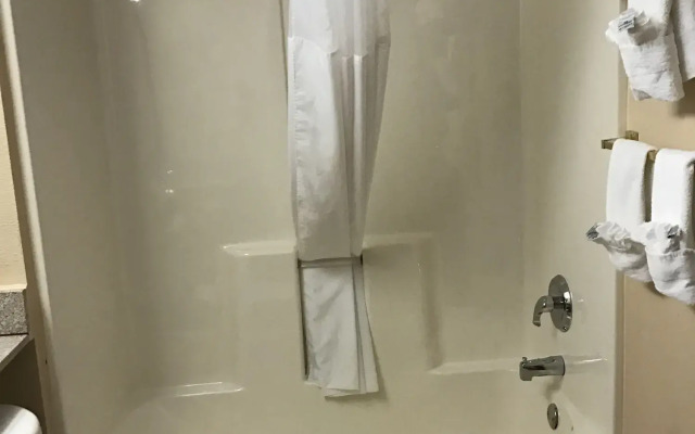 Quality Inn & Suites Middletown - Franklin