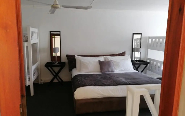 Knysna N2 Lodge