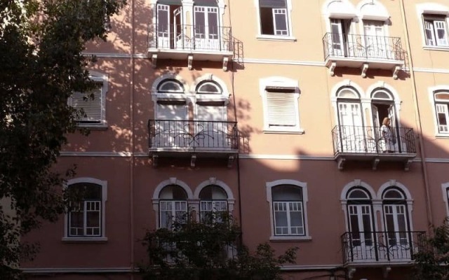 Nations Hostel 4202AL вид на фасад