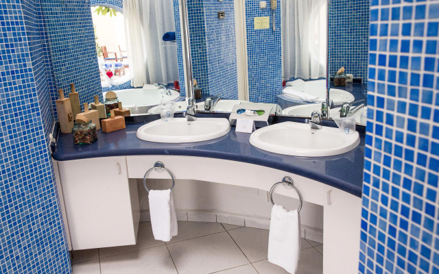 Livvo Risco del Gato Suites Hotel