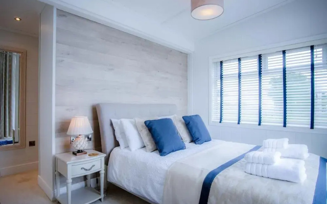 Shearwater 30 - 2 Bedroom Lodge - Summerhill