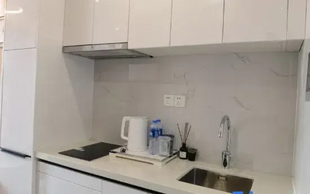 Yijin International Apartment (Qiaotou Subway Station)