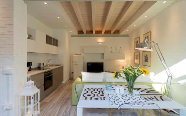 CO-C933-ADIA67A1 - White Suite with private terrace